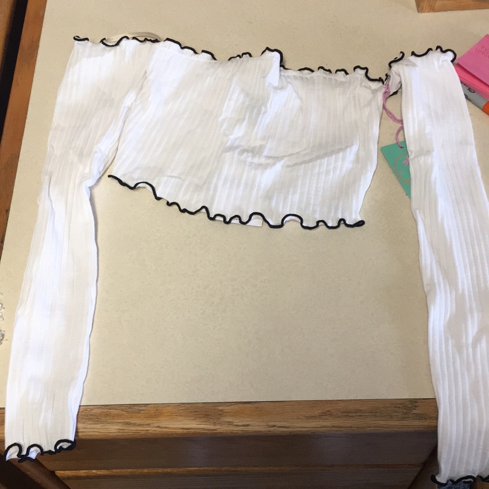 Long sleeve crop top